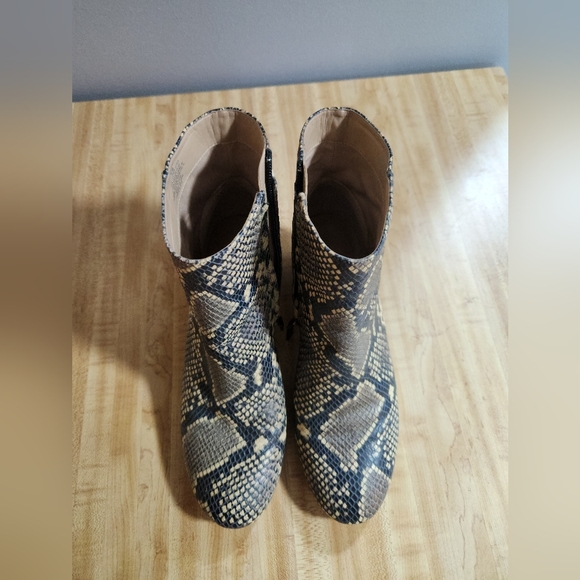 Ralph Lauren faux snake skin boots - Picture 3 of 6